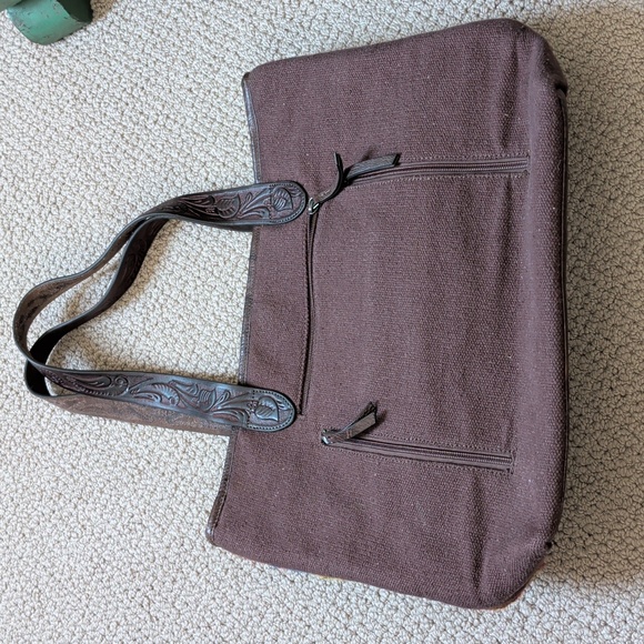 Ariat Conceal Carry Leather/Wool Brynlee Red Aztec Top Snap Tote - Picture 6 of 15